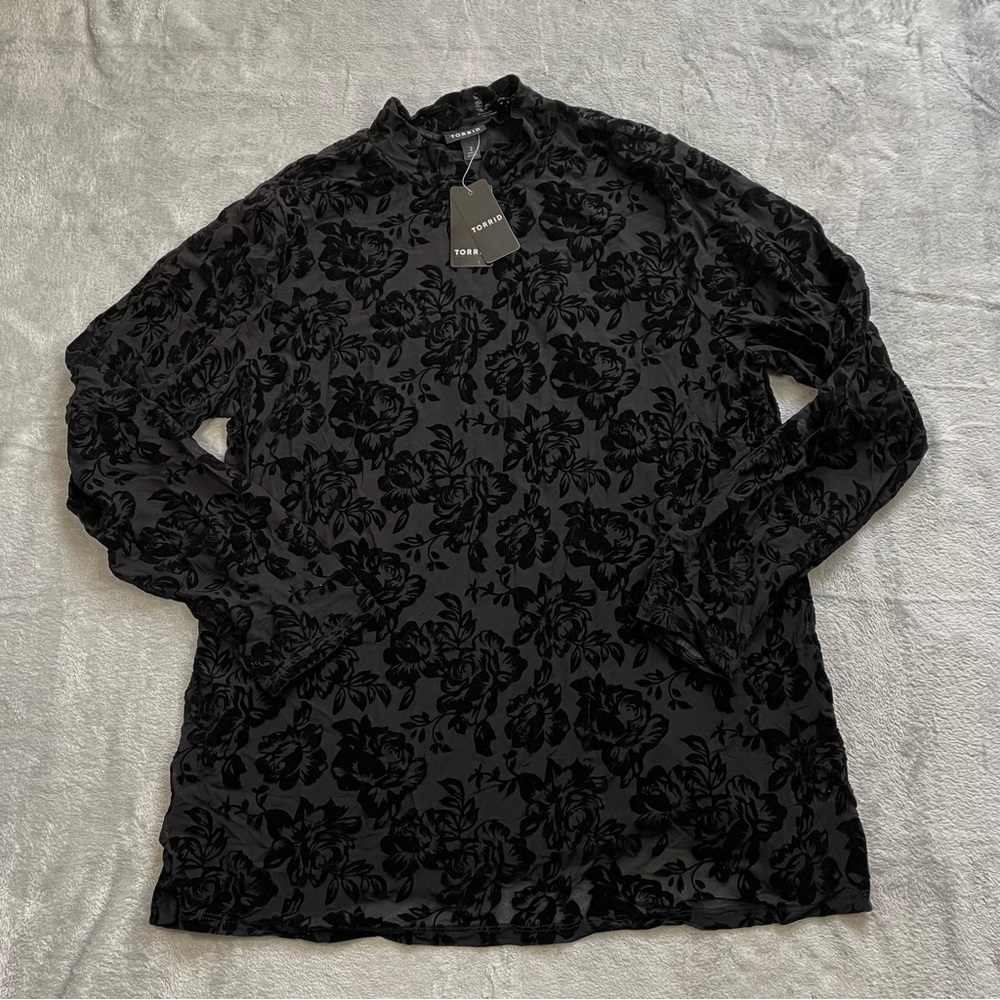 Torrid Whimsigoth Romantic Blouse 2 (2X) NWT Flocked Mesh Mock Long Sleeve Black